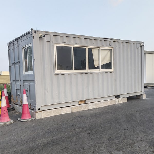 portable classroom trailers are typically delivered and installed using a specialized trailer truck
